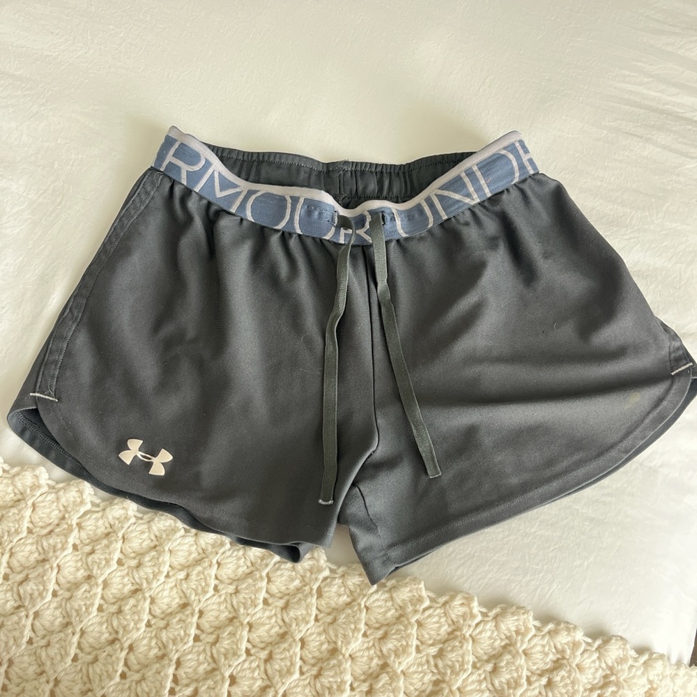 Under Armour Gray Athletic Shorts Lightweight Breathable Design